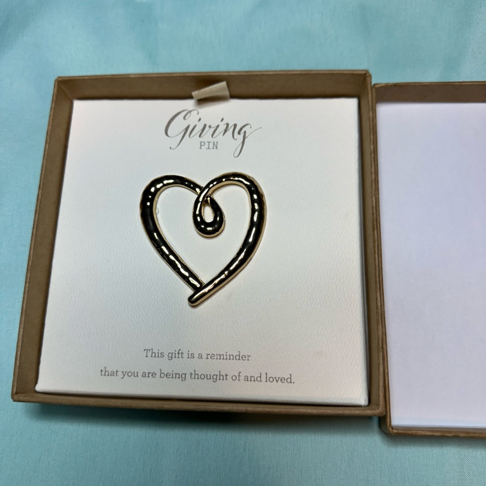 Demdaco Gold Heart Giving Pin